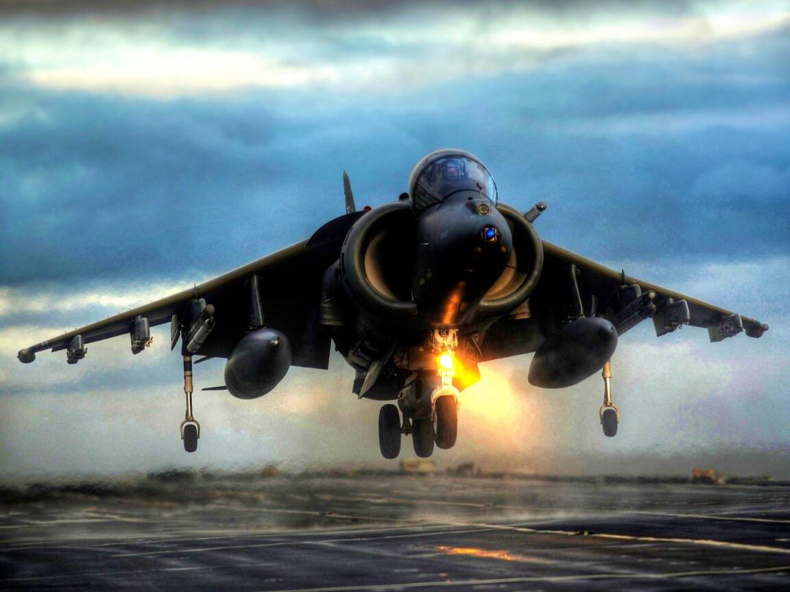 Истребитель на взлете обои
