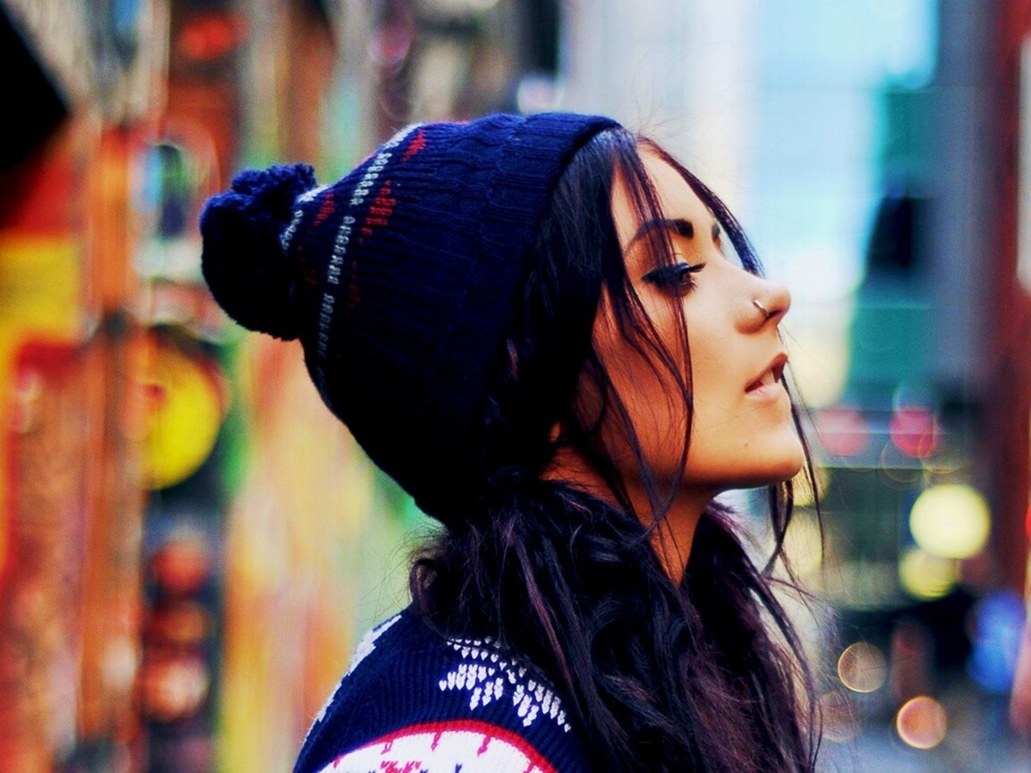 Девушка в шапке обои