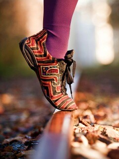 Разноцветные кроссовки обои