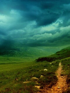 Тропинка средь холмов обои