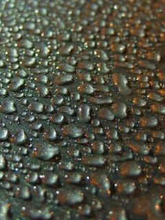 Вода собирается в капли обои