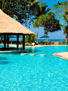 Бассейн отеля обои