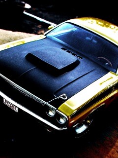 Додж на  каменистой поверхности обои