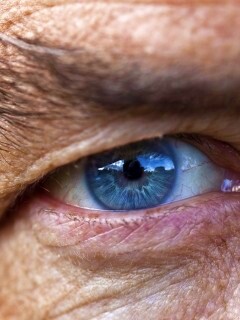 Глаз пожилого человека обои