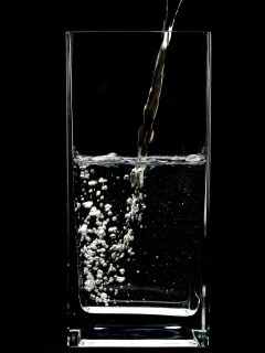 Вода в стакане обои