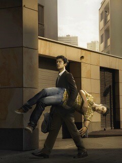 Мужчина с куклой обои