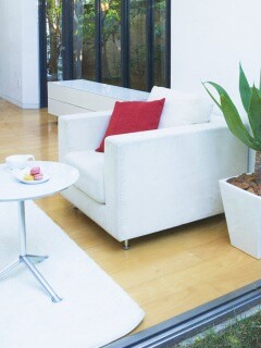 Белое кресло обои