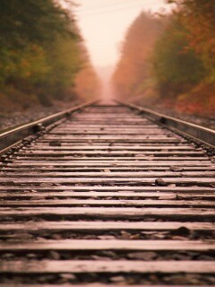 Железная дорога после дождя обои