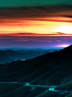 Закат на склонах гор обои