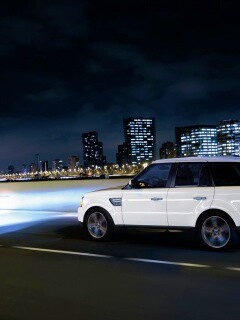 Рендж ровер на трассе обои