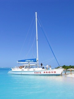 Яхта в голубой лагуне обои