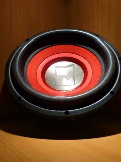 Сабвуфер в углу обои