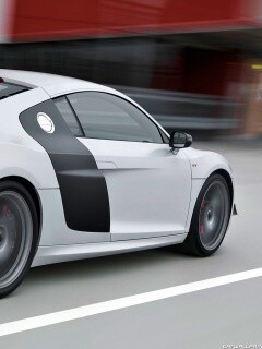 Audi R8 на скоростной трассе обои