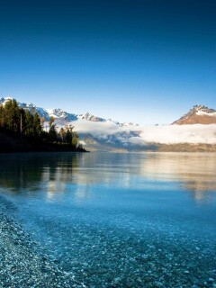 Озеро в предгорье обои
