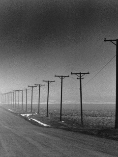 Столбы вдоль дороги обои