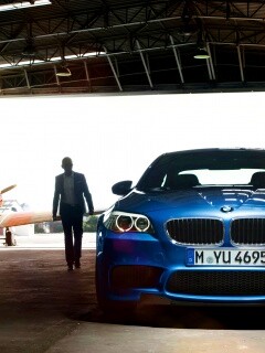 BMW F10 в ангаре обои