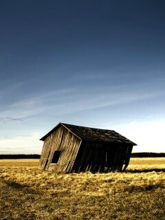 Покосившийся сарай обои