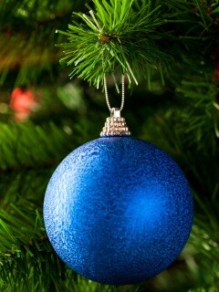 Шары на ёлке обои