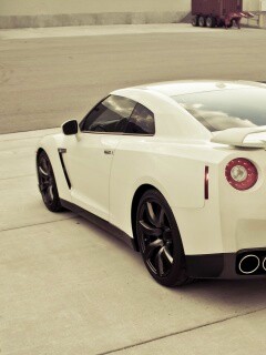 Белый ниссан обои