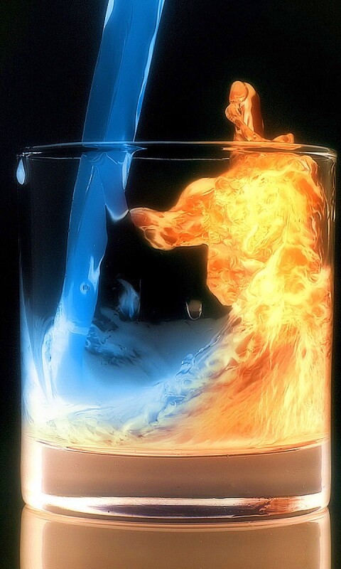 Огонь и вода в стакане обои