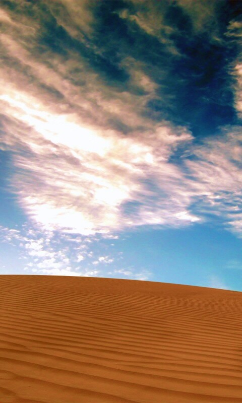 Облака над пустыней обои