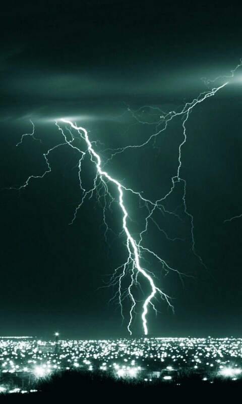 Гроза над городом обои