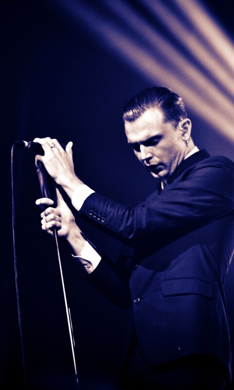 Тео Хатчкрафт на сцене обои