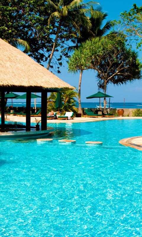 Бассейн отеля обои