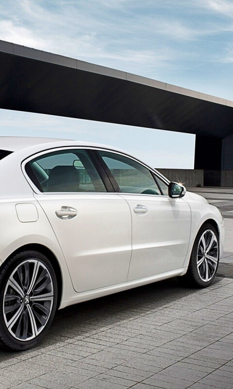 Пежо 308 на стоянке обои