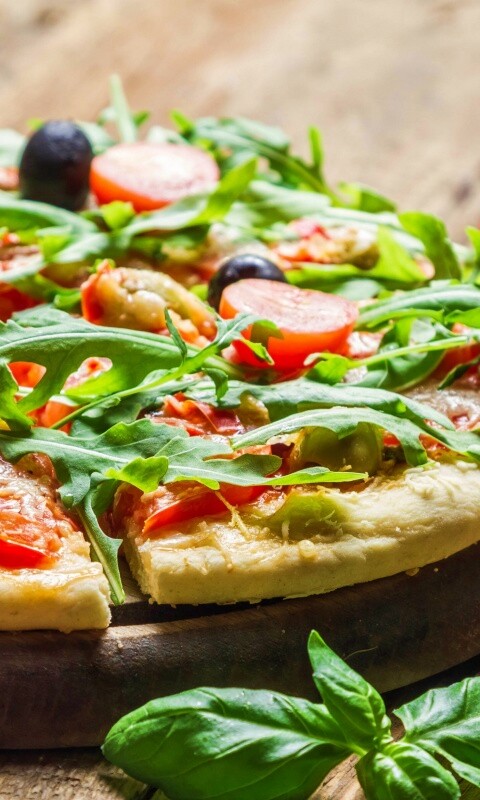 Свежая пицца с рукколой обои