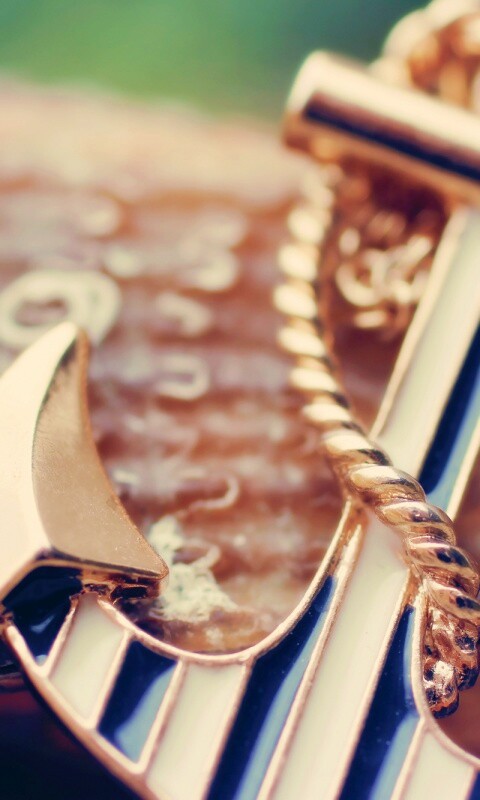 Кулон в виде якоря обои