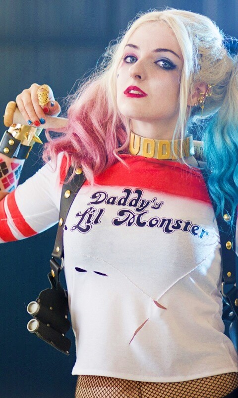 Daddy's lil monster обои