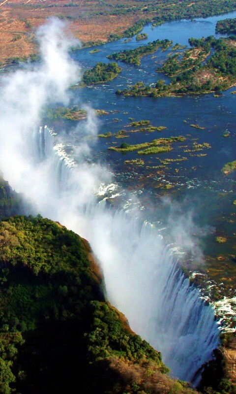 Живописный водопад обои