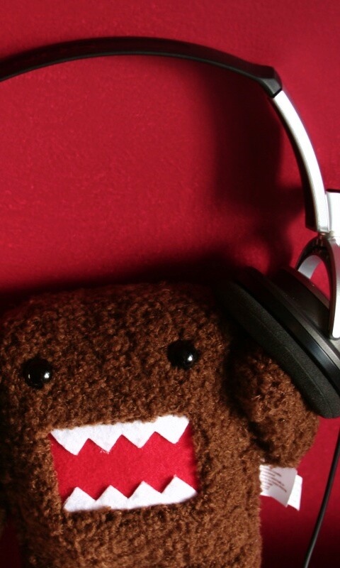 Демокун в наушниках обои