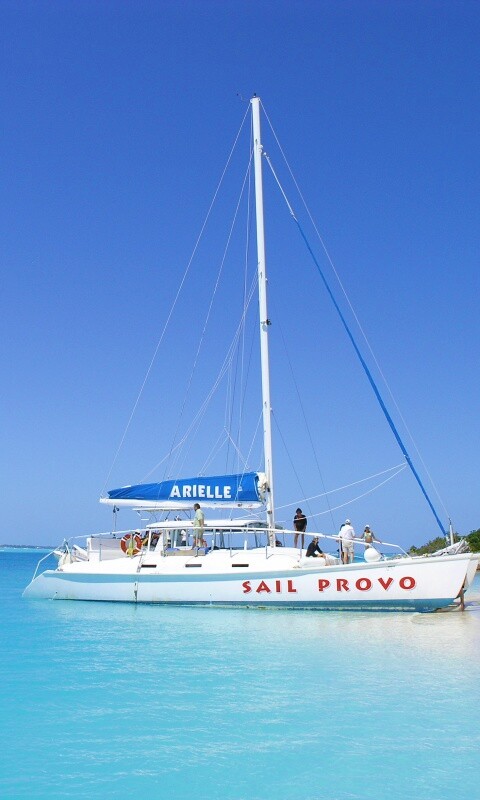 Яхта в голубой лагуне обои