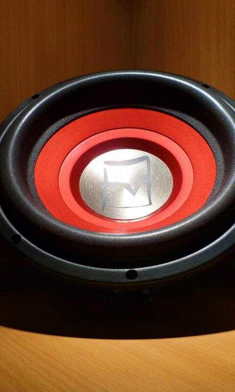 Сабвуфер в углу обои