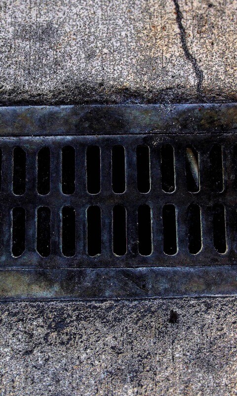 Канализационная решетка обои