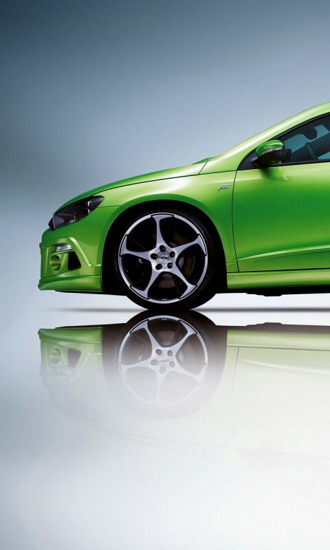 Зелёный трёхдверный хэтчбек обои