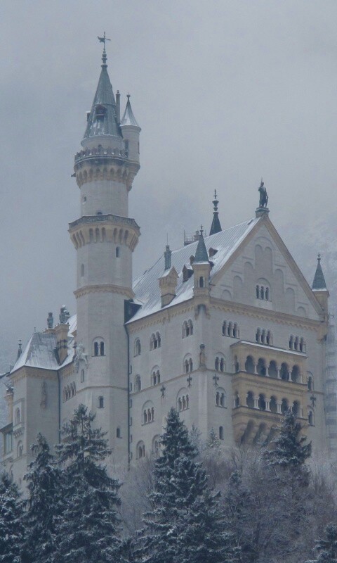 Заснеженный Нойшванштайн обои