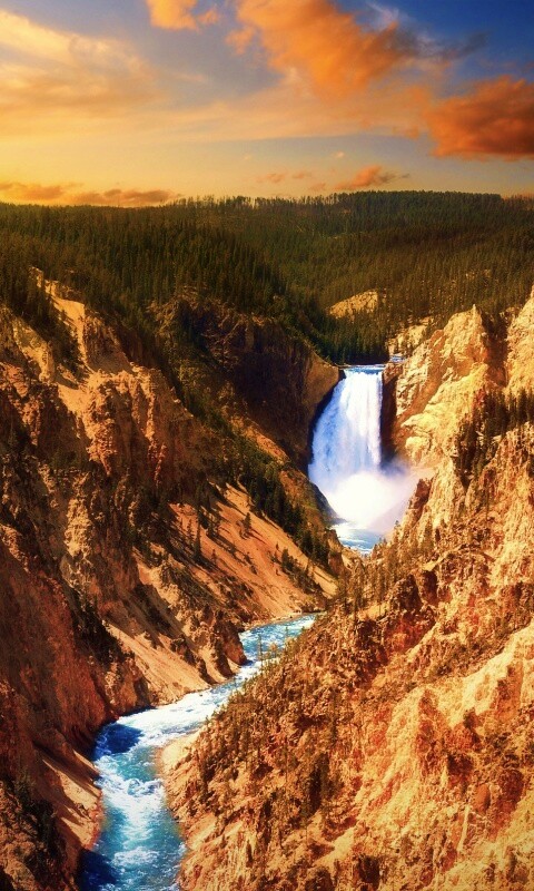 Водопад в скалистой местности обои