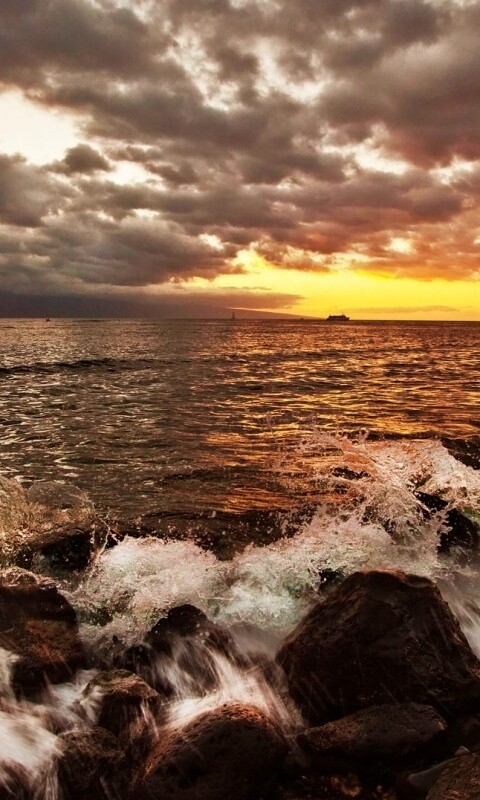 Неспокойно синее море.. обои