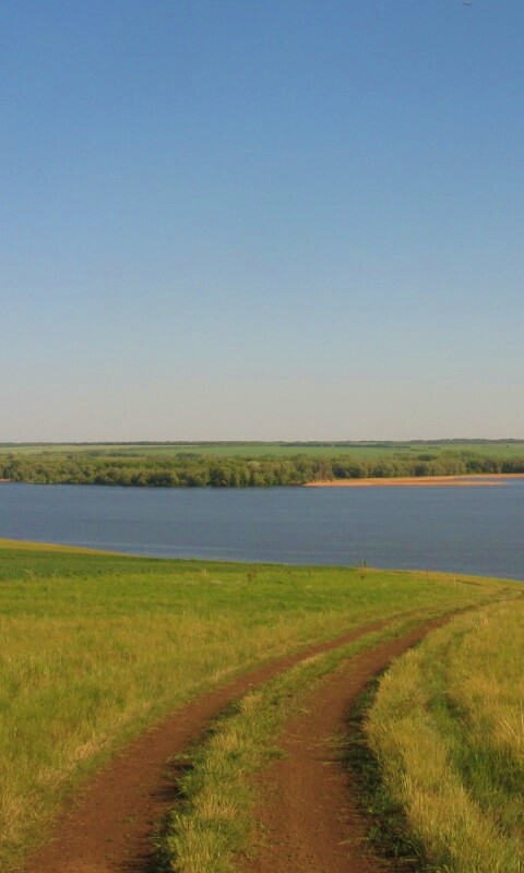 Дорога спускается к воде обои