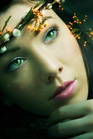 Девушка в венке обои