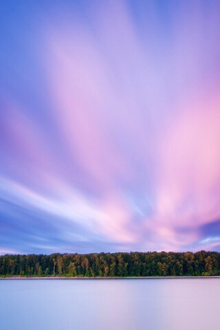Вечернее небо над озером обои