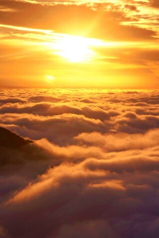 Горы выше облаков обои