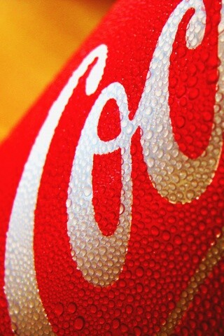 Запотевшая банка Кока-Колы обои