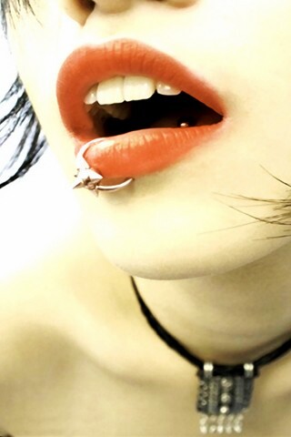 Девушка с кольцом обои