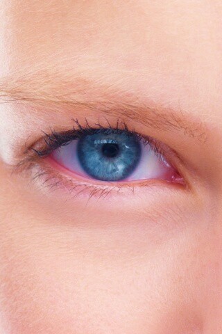 Она смотрит на тебя обои