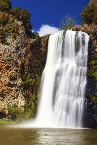Скалистый водопад обои