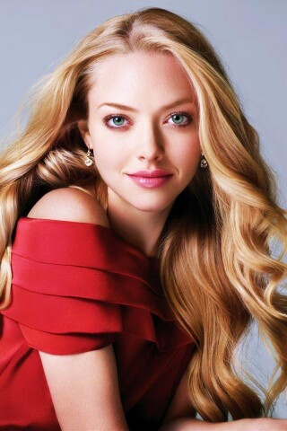 Красавица Аманда Сэйфрид обои